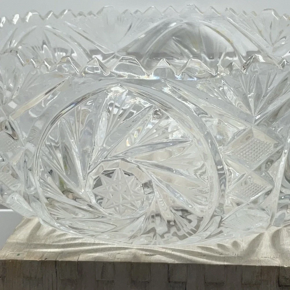 Vintage Heavy Cut Glass Pinwheel Starburst 8 Inch Scalloped Sawtooth Edge Bowl